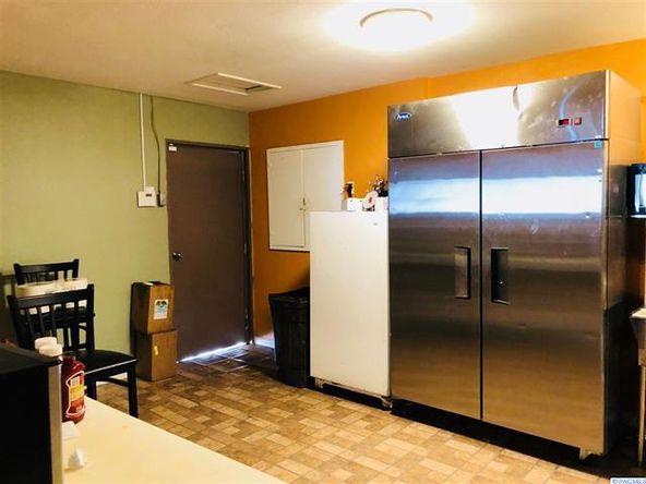 116 Division St, Grandview, WA 98930